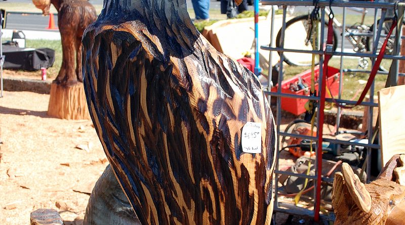 Eagle chainsaw carving.